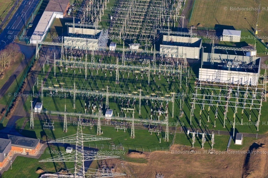 Luftbild Viersen-8569 | Luftbildfotografie Gelände des Umspannwerkes zur Spannungs- Wandlung und elektrischen Strom- Versorgung " Umspannanlage in Dülken " an der Waldnieler Straße in Viersen i - Realisiert mit Pictrs.com