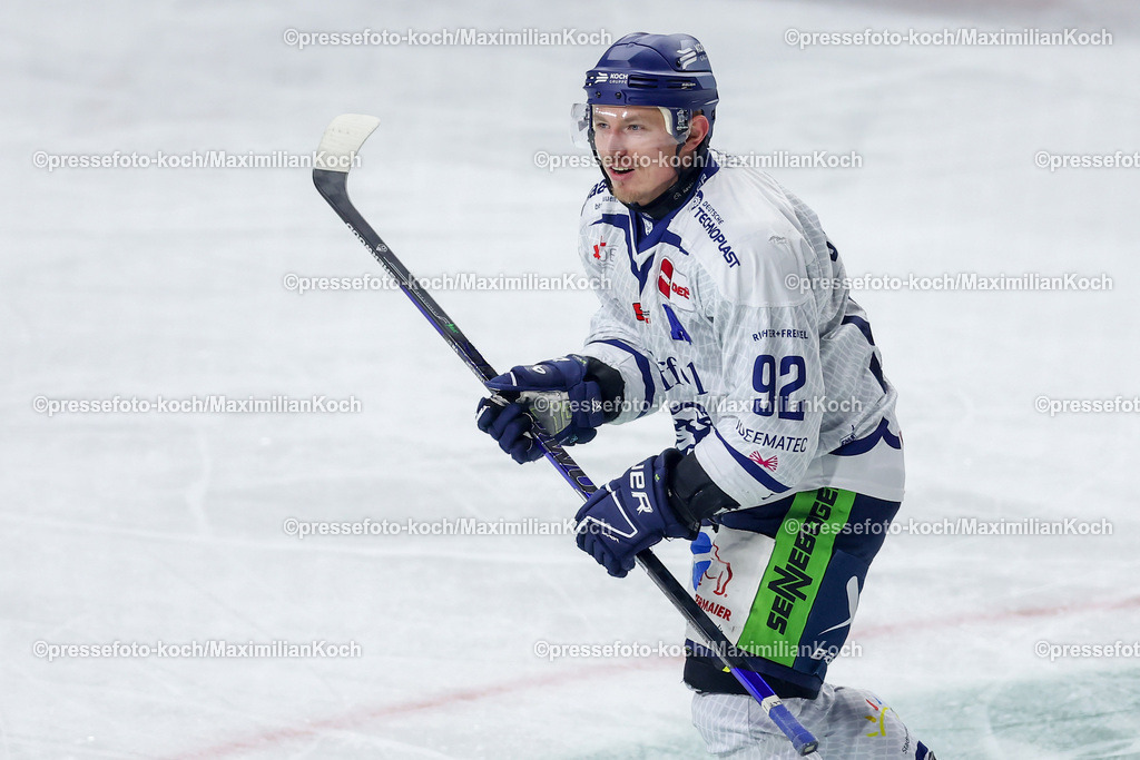 KEC22122401019 | 22.12.2024, Eishockey, DEL, Kölner Haie - Straubing Tigers, Spieltag 29, Lanxess-Arena Köln: Torjubel nach dem 1:0 durch Marcel Brandt (Straubing Tigers #92)