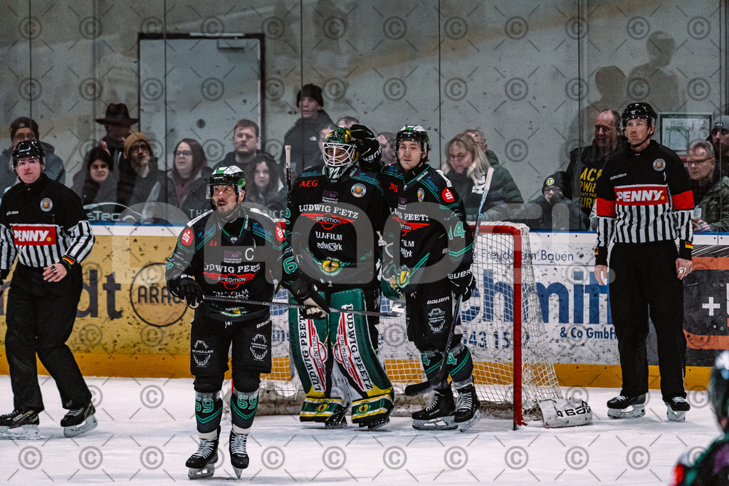 Alligators_vs_Toelz_15_02_2026-33 | Höchstadt Alligators Fotogalerie: Eishockey-Action aus Franken. Professionelle Spielfotos, Portraits & Stadionbilder zum Download. Jetzt entdecken! - Realisiert mit Pictrs.com