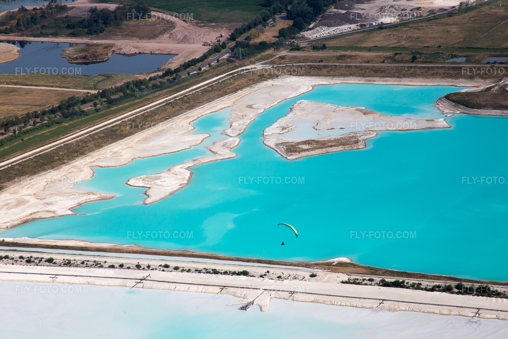 Aerial view: Brown and white salt pans for salt production in Rosières-aux-Salines in the state Meurthe et Moselle, France.Photo: IMG_083148.jpg taken on 07/11/2015 by Werner Riehm/FLY-FOTO.comResolution of the original: 5472 x 3648 px