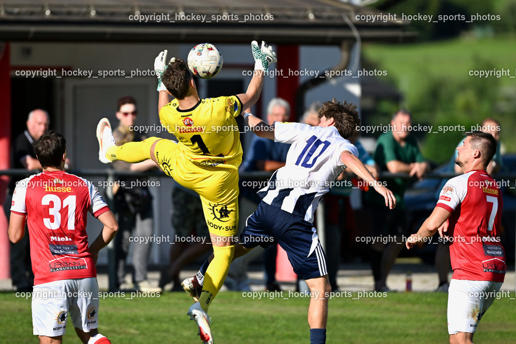 ATUS Nötsch vs. FC Dölsach | #31 Jernej Schwarzmann ATUS Nötsch, #1 Philipp Moreira-Kranzelmayer ATUS Nötsch, #10 Elias Sint-Unterholzer FC Dölsach, #7 Harald Ottowitz ATUS Nötsch, ATUS Nötsch vs. FC Dölsach, ATUS Nötsch vs. FC Dölsach am 23.08.2026 in Nötsch (Sportplatz Nötsch), Austria, (Photo by Bernd Stefan)