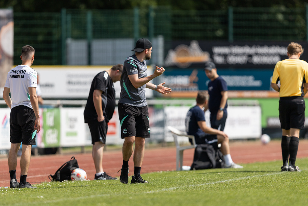 Fußball I Männer I 40. Pfingscup Hollage I 13072 | realhellocedii - Realisiert mit Pictrs.com