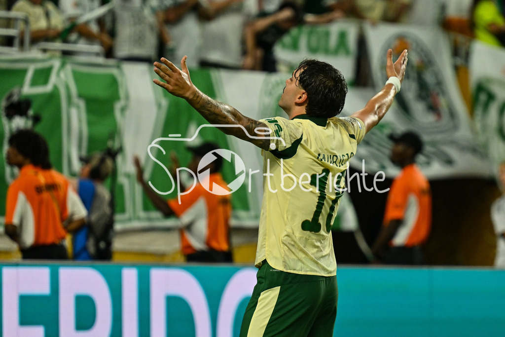 Inter Miami CF - Palmeiras Sao Paulo | Jubel der Brasilieaner nach dem Treffer zum 2-2 Ausgleich durch MAURICIO (Palmeiras 18) / Tor / Torschuetze / Freude / Happy / FIFA Club World Cup: Inter Miami CF - Palmeiras Sao Paulo, Hard Rock Stadium am 23.06.2025 / NOT FOR SALE IN USA