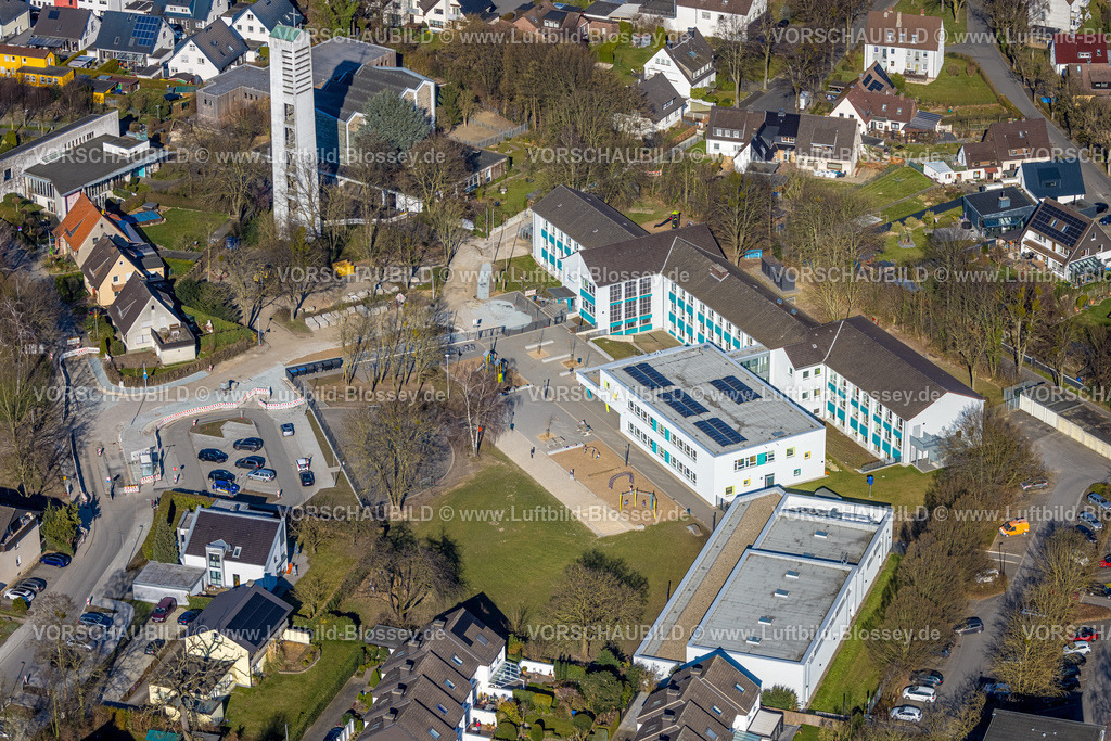Werl250306071 | Luftbild, Baustelle mit Ausbau und Umbau der Walburgisschule, evang. Paulus-Kirche Werl, Werl, Soester Börde, Nordrhein-Westfalen, Deutschland