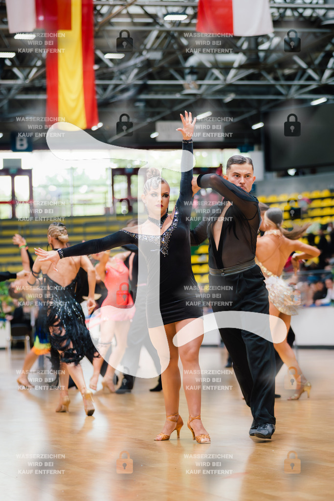 Hessen Tanzt WDSF International Open Latin 44th (26) Dennis Deiloff _ Sabrina Deiloff (TGC Rot-Weiß Porz)-2025-05-18-3846 | Webshop for digital downloads and prints of dance sport, event & show photographer Julian Link - Realisiert mit Pictrs.com