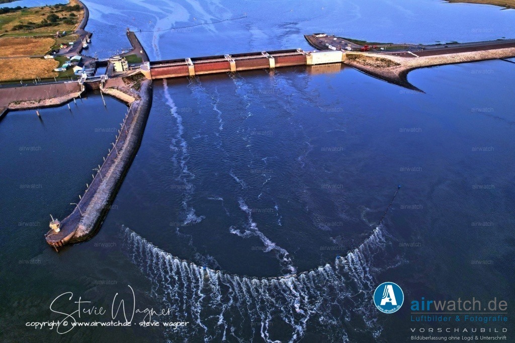 Eider-Sperrwerk - Nordfriesland  | Entdecken Sie atemberaubende Luftbilder und Fotografien auf airwatch.de - Tauchen Sie ein in eine Welt voller faszinierender Aufnahmen aus der Vogelperspektive.