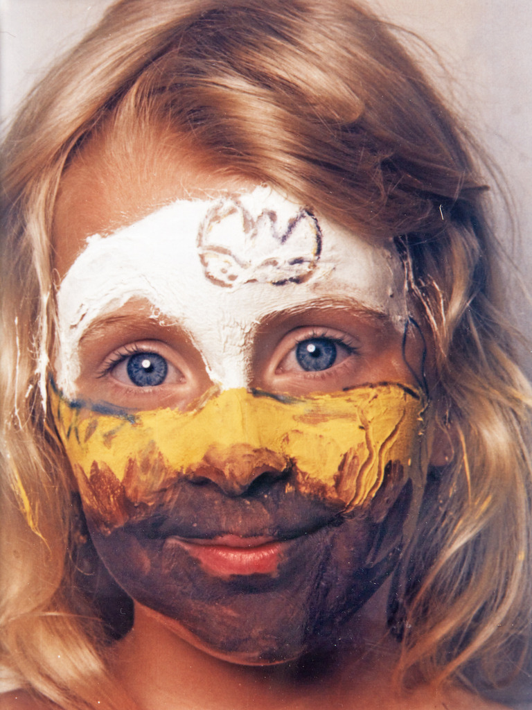 069art_Bee-Braxm_1005 | Werk aus  dem Jahr 1994   Nach einer Aktion im Ritterhausmuseum Offenburg. Kunstmaler Rainer Braxmaier und Modefotograf Wilfried Beege.