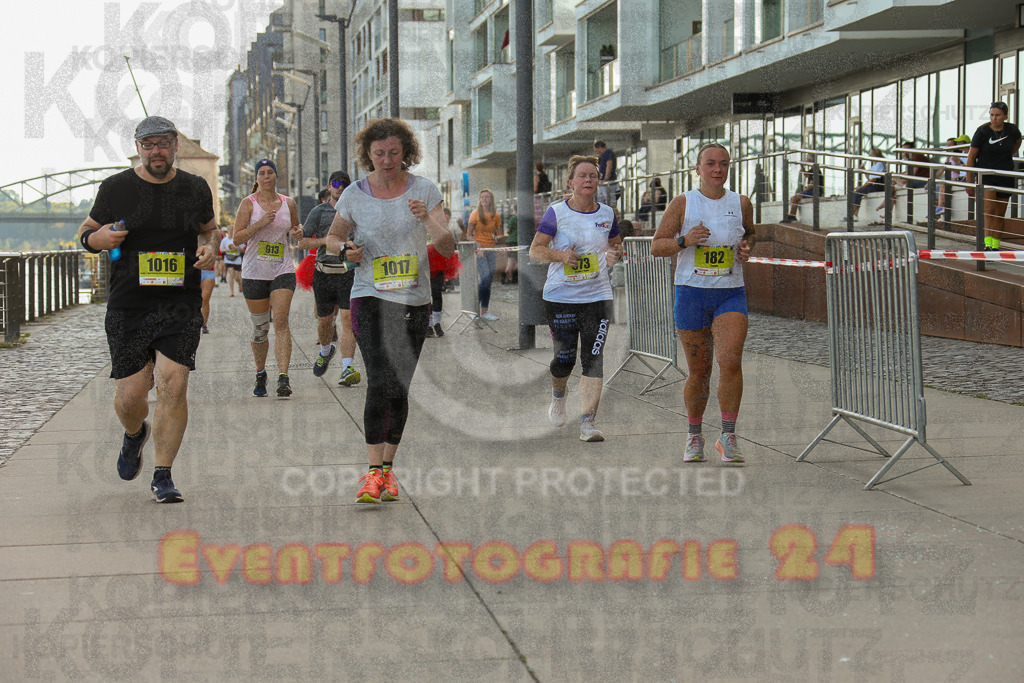 250920_1454_EX1_8186 | Sportfotografie im Rhein-Sieg Kreis, Köln, Bonn, NRW, Rheinland Pfalz, Hessen, etc. Unser Tätigkeitsfeld umfasst den Laufsport vom Volkslauf über den Marathon, Duathlon, Triathon bis zum Ultralauf wie Kölnpfad Ultra oder Schindertrail.