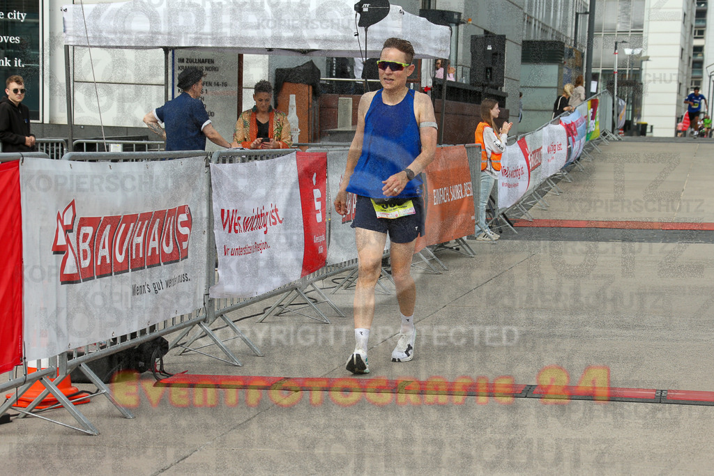 250920_1322_EX1_4216 | Sportfotografie im Rhein-Sieg Kreis, Köln, Bonn, NRW, Rheinland Pfalz, Hessen, etc. Unser Tätigkeitsfeld umfasst den Laufsport vom Volkslauf über den Marathon, Duathlon, Triathon bis zum Ultralauf wie Kölnpfad Ultra oder Schindertrail.