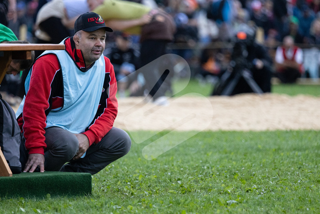 ESAF2025_05Gang_5822 | Die Schwinger des Schwyzer Kantonalen Schwingerverbandes: Fotos, die Dynamik und Leidenschaft festhalten, sowie emotionale Momente aus dem traditionellen Schwingsport zeigen. - Realisiert mit Pictrs.com