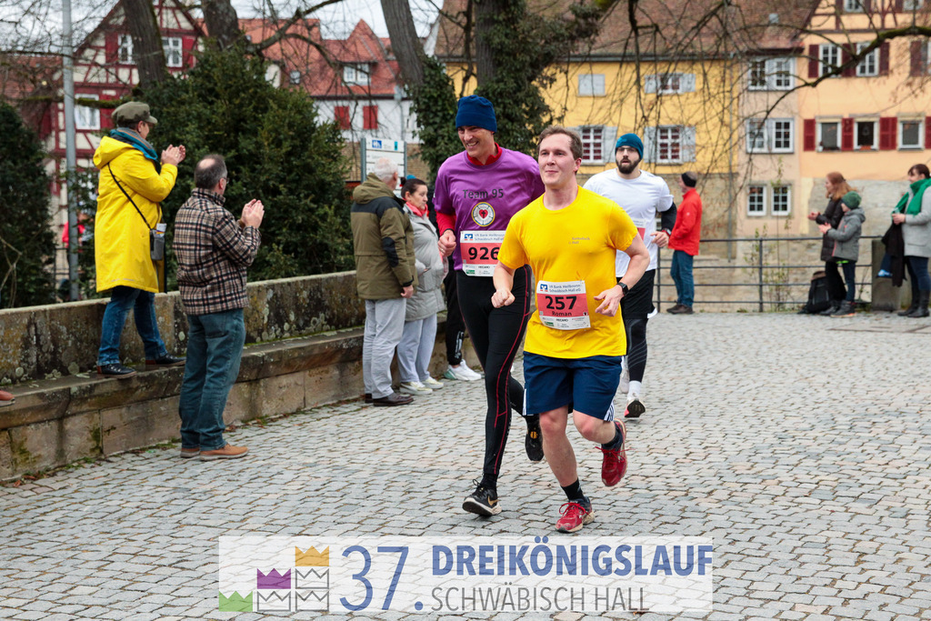 VR Bank Hauptlauf 10000m | 3 Koenigslauf 2023 - Realisiert mit Pictrs.com