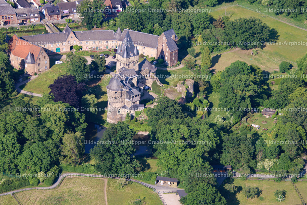 Schloss Hülchrath Grevenbroich Creative Airphotography-3163 | Luftbilder und Luftbildfotografie , Digital und Printbilder auf Leinwand , Alu Dibond , Acrylglas , Poster oder Download-Datei für private und gewerbliche Verwendung im Shop online bestellen. - Realisiert mit Pictrs.com