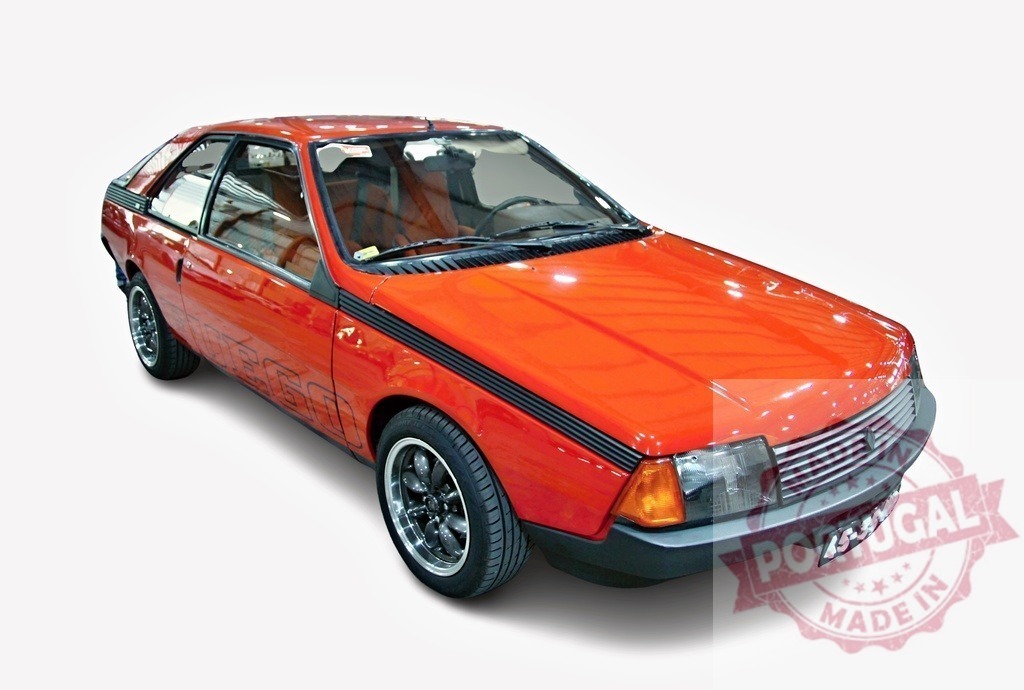 Renault Fuego showcasing its sporty design and vibrant red color on white background | Classic Renault Fuego sports car parked, exhibiting its iconic design and vibrant red paint against a white background - Realisiert mit Pictrs.com