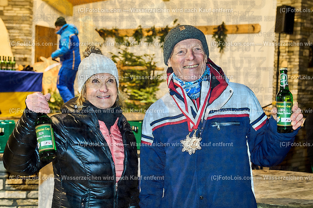 ALP5231_MASTERS-Cup_GS_Siegerehrung | (C)FotoLois.com, Alois Spandl. FIS Masters-Cup Wildschönau, Giant Slalom auf der Piste Schatzberg GS, Siegerehrung auf dem Dorfplatz Niederau, Sa 13. Januar 2024.