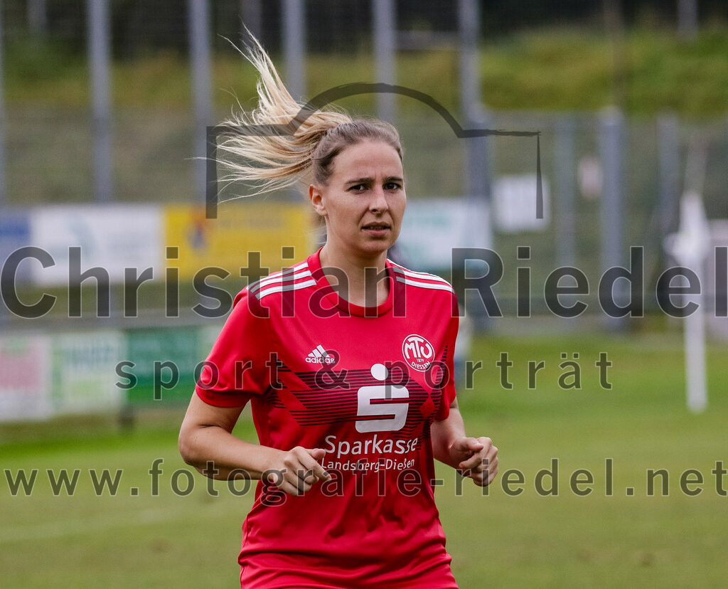 2023-10-07_086_FC_Langengeisling_gegen_MTV_Diessen_Ammersee | Erding, Deutschland, 07.10.2023:
Fußball, Bezirksoberliga 2023 / 2024, 6. Spieltag, FC Langengeisling gegen MTV Diessen/Ammersee, Endergebnis: 0:3

Franziska Haydn (MTV Diessen/Ammersee, #17)

Foto: Christian Riedel / fotografie-riedel.net