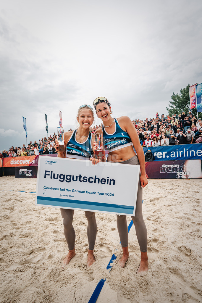 Beachvolleyball | Frauen | German Beach Tour 2024 | Tourstop Düsseldorf | 19.05.2024 | Janne Uhl (rechts) und Paula Schürholz (links) gewinnen den Tourstop in Düsseldorf