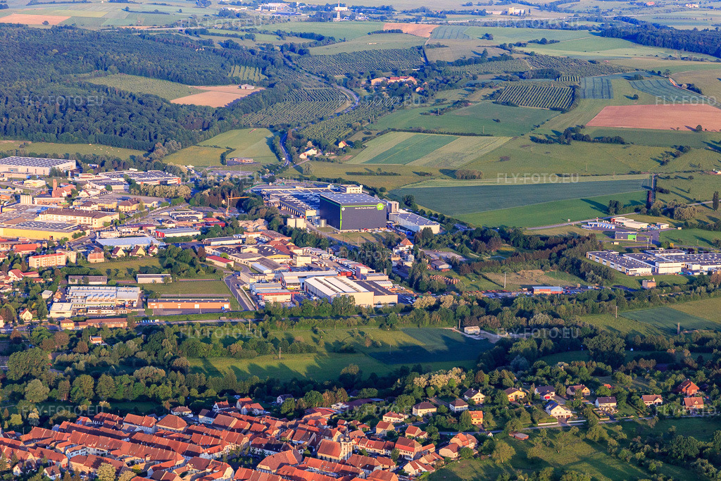 Vue aérienne: LSDH, site JFA (Jus de Fruits d'Alsace) à Rimsdorf dans le département Bas Rhin, France – .Photo: IMG_107409.jpg prise le 19/05/2018 par Werner Riehm/FLY-FOTO.eu – Résolution de l'original: 5472 x 3648 px