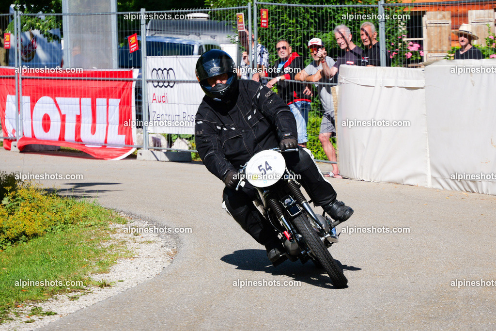 P1025765 | Erleben Sie atemberaubende, hochqualitative Fotos Ihrer Fahrt entlang der malerischen Alpenstraßen. Besuchen Sie alpineshots.com, um professionelle Aufnahmen Ihrer unvergesslichen Reise zu finden und zu kaufen - Realisiert mit Pictrs.com