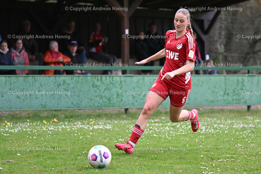 Fußball I Frauen I Saison 2024-25 I Oberliga I FC Jesteburg-Bendestorf - SpVg Aurich Frauen I 13.4.2025 | a-hannig - Realisiert mit Pictrs.com