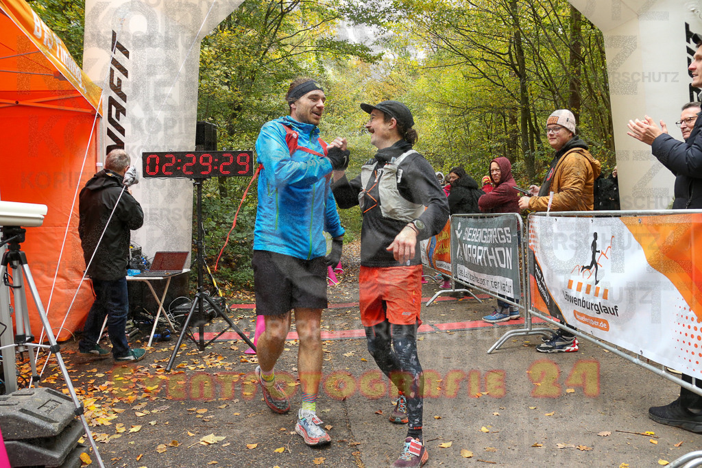 251026_1231_EX1_0582 | Sportfotografie im Rhein-Sieg Kreis, Köln, Bonn, NRW, Rheinland Pfalz, Hessen, etc. Unser Tätigkeitsfeld umfasst den Laufsport vom Volkslauf über den Marathon, Duathlon, Triathon bis zum Ultralauf wie Kölnpfad Ultra oder Schindertrail.