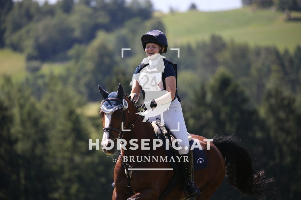 DL2Q0350 | Willkommen bei Brunnmayr - Design & Fotografie – Ihrem Spezialisten für Reitturniere und Pferdeveranstaltungen in Oberösterreich, Salzburg und Bayern! Seit über 17 Jahren sind wir leidenschaftlich dabei.