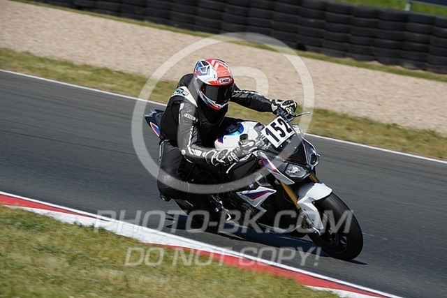 2025_05_12_PBK_14351 | Sportfotografie; SlowMotion; Video; Rennstrecke; Hafeneger; Speer; Racing; RSE; BMW; CBO; Trackday; Motorsportarena; Hockenheimring; Brno; Most; Barcelona; Valencia