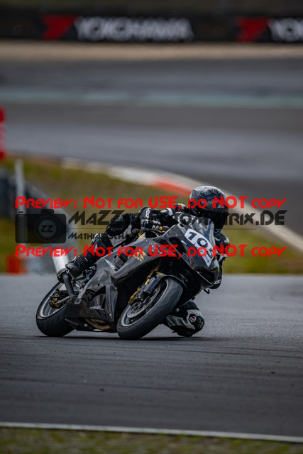 MaZZes_FotoMatrix_230719_5387 | GRUEN