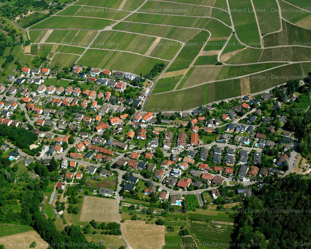 2526157 | VORMBERG 01.05.2005 Wohngebiet - Mischbebauung der Mehr- und Einfamilienhaussiedlung  in Vormberg im Bundesland Baden-Württemberg, Deutschland // Residential area - mixed development of a multi-family housing estate and single-family housing estate  in Vormberg in the state Baden-Wuerttemberg, Germany Foto: Gerhard Launer