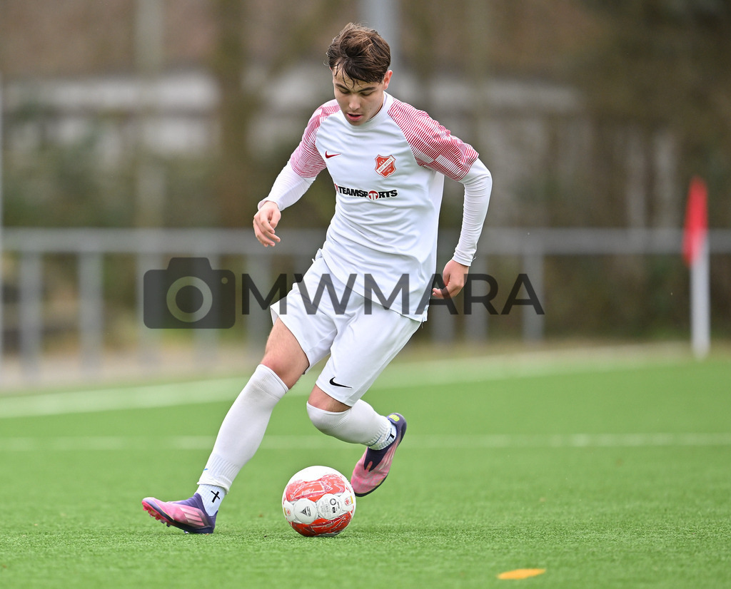 Fussball I Herren I Saison 2025-2026 I Bundesliga I 6. Spieltag I Eintracht Frankfurt - FC Bayern München  | MWMARA - Realisiert mit Pictrs.com