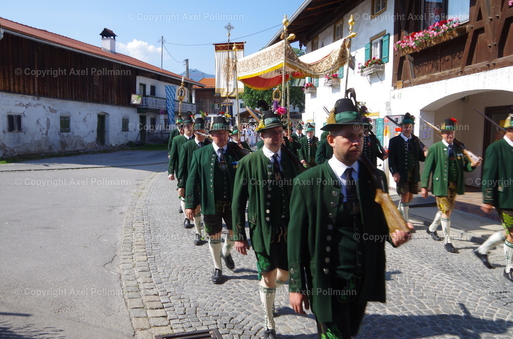 IMGP3461 | fotografiert von Axel PollmannLeonhardi Wallfahrt Benediktbeuern und Murnau, Fronleichnam, Fasching, Landschaft im Loisachtal und Benediktbeuern  - Realisiert mit Pictrs.com