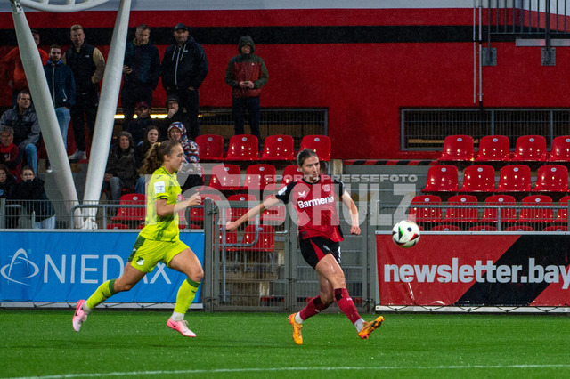 20240927_NSZ_6733 | DEU, Leverkusen, 27.09.2024 Fußball, Frauen, Google Pixel Frauen-Bundesliga, Saison 2024/2025, 4. Spieltag, Bayer 04 Leverkusen - TSG HoffenheimDIE DFB-RICHTLINIEN UNTERSAGEN JEGLICHE NUTZUNG VON FOTOS ALS SEQUENZBILDER UND/ODER VIDEOÄHNLICHE FOTOSTRECKEN - Realisiert mit Pictrs.com