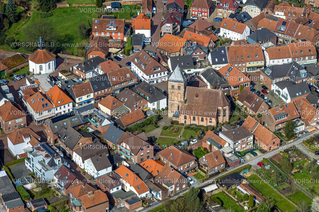 Schermbeck240310152 | Luftbild, evang. Sankt Georg Kirche im Ortszentrum, rote Dächer der Häuser, Schermbeck, Nordrhein-Westfalen, Deutschland