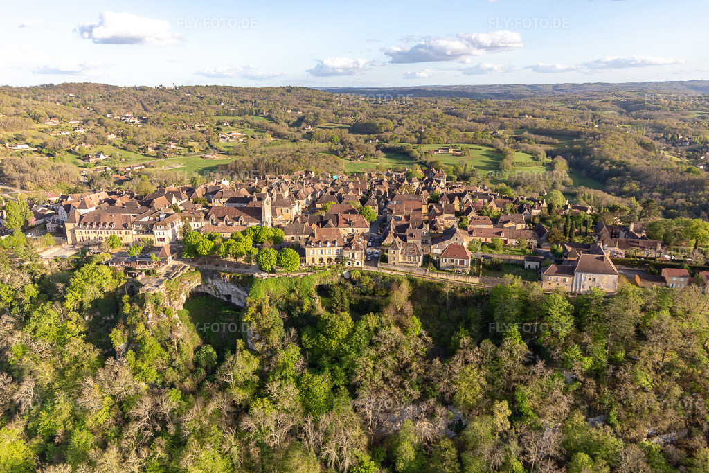 Luftbild: Citadelle in Domme im Bundesland Dordogne in Frankreich. Foto: IMG_113567.jpg vom 16.04.2019 durch Werner Riehm/FLY-FOTO.de