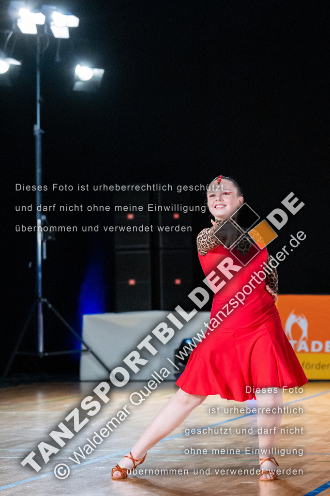 20250504-01017 | Hier finden Sie Tanz Bilder vom Latein und Standard Formationen tanzen. Sportbilder vom Tanzsport. Schöne Fotos und von Weltmeisterschaft, Europameisterschaft, Bundesliga, Regionalliga, Oberliga und Landesliga sowie von GOC Stuttgart, DanceComp, WM Bremen