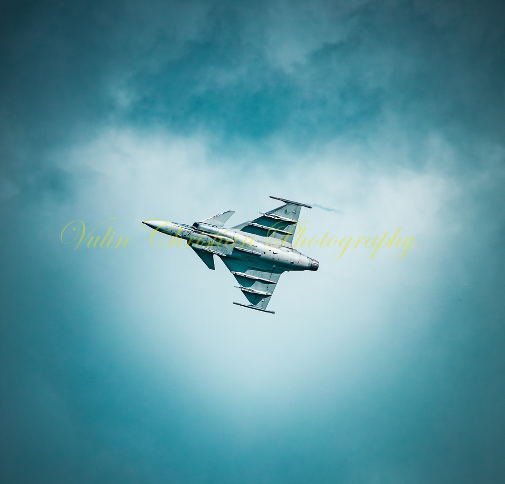 P 102 | Christian Vulin  - Realisiert mit Pictrs.com