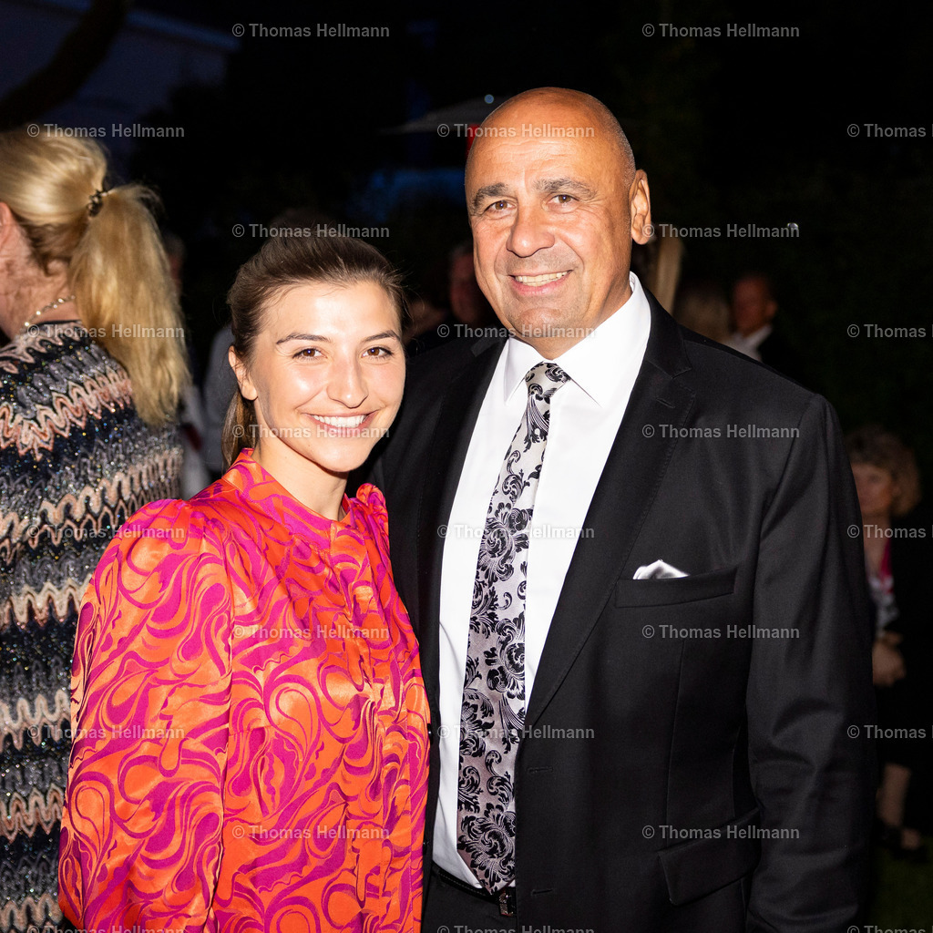 TH_Schlosssempfang_ Andreas Politycki - NÜRNBERGER Versicherung_ Charlott Maria Schürmann Dressur Reiterin_19654 | Longines Balve Optimum 2024 am 07.06.24 in Balve, Schloss Wocklum, Thomas Hellmann, Schlosssempfang, Andreas Politycki - NÜRNBERGER Versicherung, Charlott Maria Schürmann Dressur Reiterin