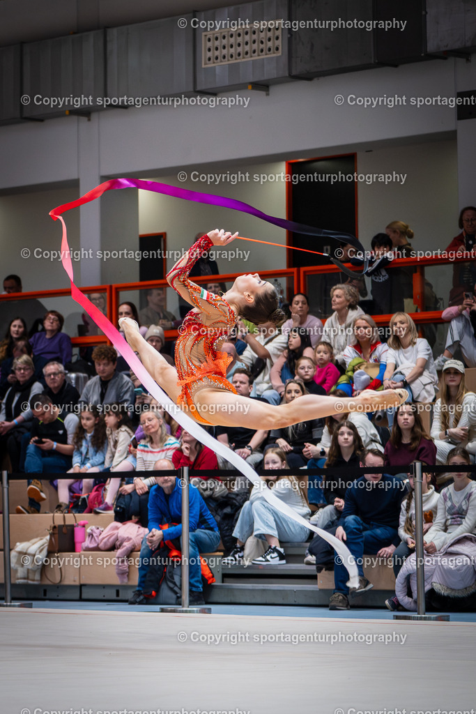 Z7A_3436 | HUN Elena Vukmir Gymnastik International 2026 in der Sporthalle Schmiden in Fellbach (Deutschland).Foto: Klaus Gruber / sportagenturphotography - Realisiert mit Pictrs.com