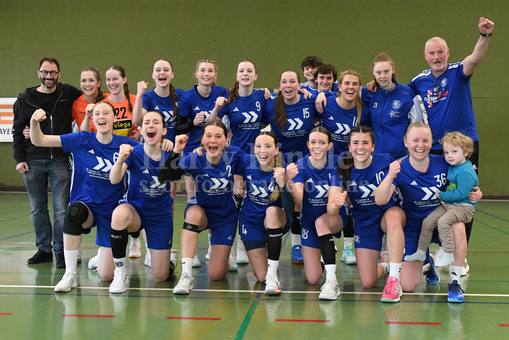 SSG Metten Damen :  HSG Schwab/kirchen | Siegerbild der SSG Damen  - Realisiert mit Pictrs.com