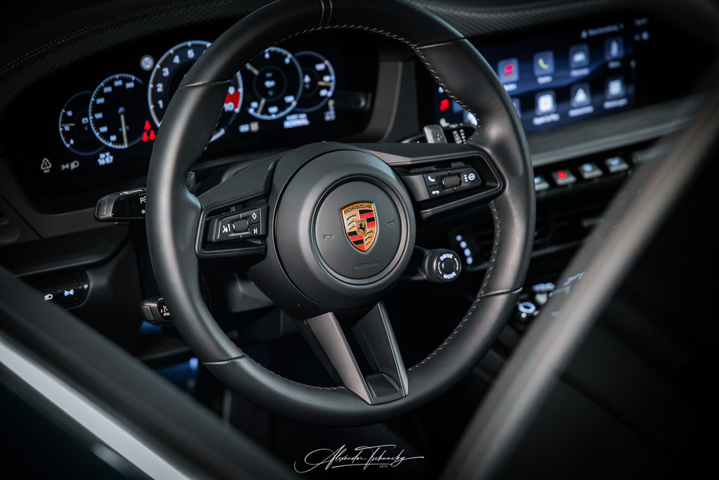 911 GT3 Touring Arlogrünmetallic | Entdecken Sie die faszinierende Welt von Alexander Tschuncky Arts: Kreative Fotografie, atemberaubende Automobilkunst und hochwertiger Bilderdruck. Lassen Sie sich inspirieren! - Realisiert mit Pictrs.com