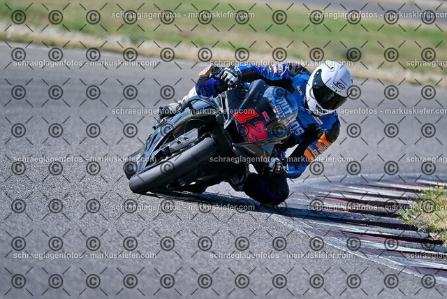 26bt04-0200 | markuskiefer.com - Realisiert mit Pictrs.com