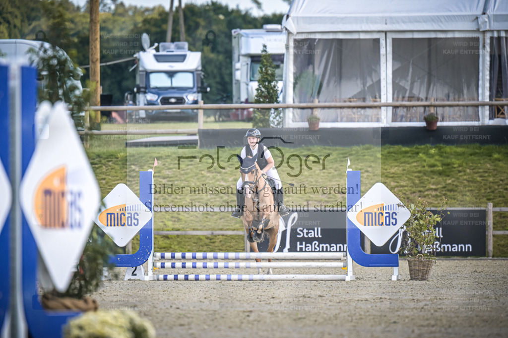 DOS_0222 | Entdecke hochwertige Reitturnierfotos von Foto Oger. Professionell, emotional und authentisch – jetzt Lieblingsmomente im Shop bestellen. - Realisiert mit Pictrs.com