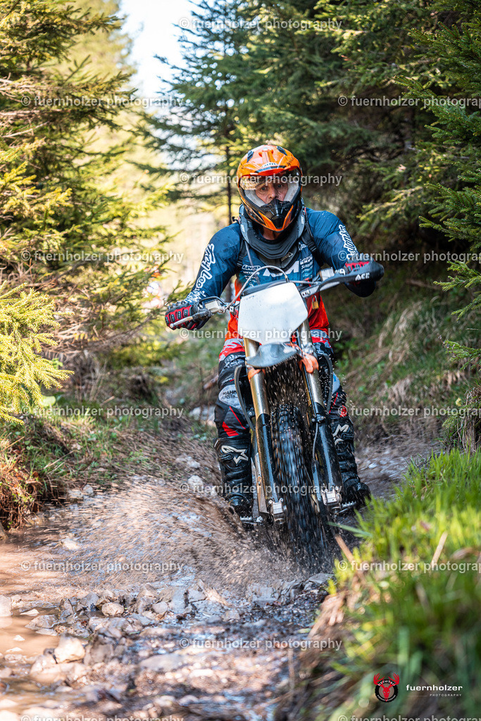 fuernholzer_250501-C1-130 | Fotografische Impressionen von der Red Stag Enduro Extreme by fuernholzer-photography.com. Endurosport in Österreich fotografisch festgehalten von fuernholzer. Auftragsfotografie für Private, Gewerbefotos und Industriefotografie. Eventfotografie, Sportfotografie und Motorsportfotografie. Anbieter von Fotoworkshops, Fototraining, fotografischen Vorträgen und Fotoseminaren.