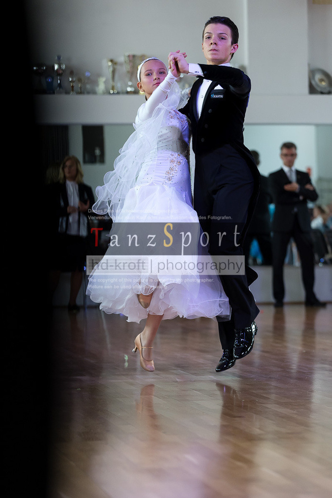 20240615_DM-Jun2-Kombi_09313 | Tanzsportbilder, Standardtanz, Lateintanz, WDSF, DTV, LTVB, dancecomp, goc, hessen tanzt, blaues band der spree, walzer, tango, wiener walzer, slowfox, quickstepp, samba, rumba, cha-cha-cha, paso doble. jive, hd-kroft photography, turniertanzsport