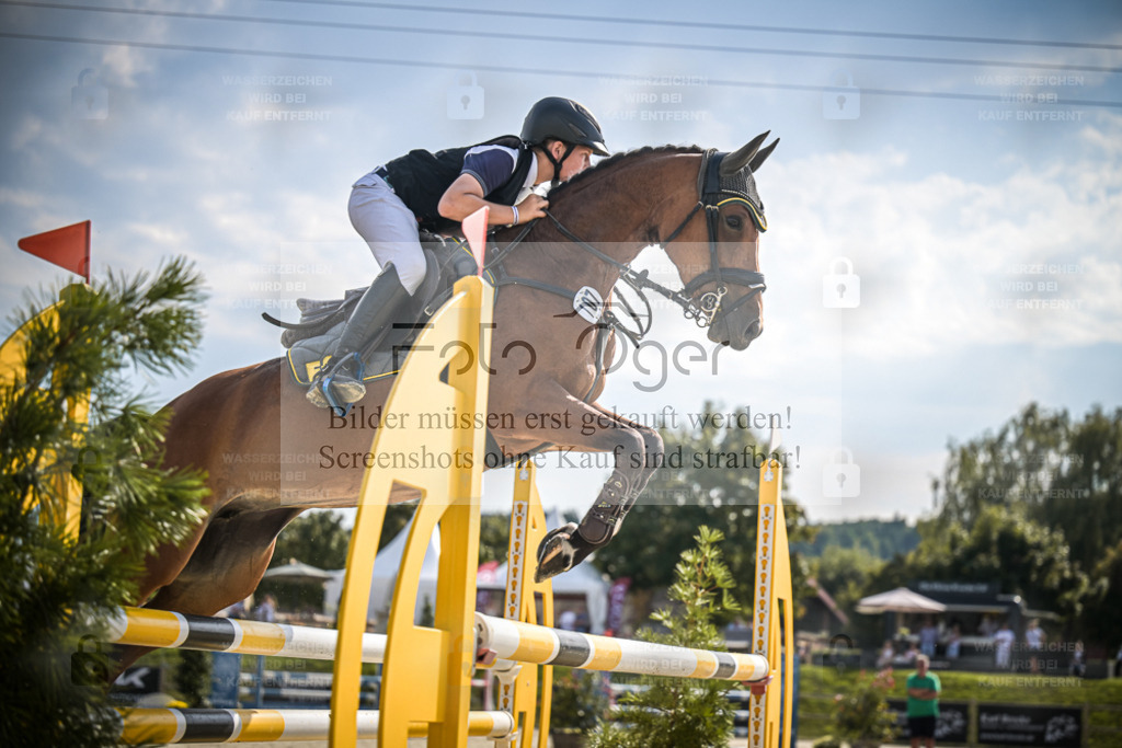 DOS_8874 | Entdecke hochwertige Reitturnierfotos von Foto Oger. Professionell, emotional und authentisch – jetzt Lieblingsmomente im Shop bestellen. - Realisiert mit Pictrs.com