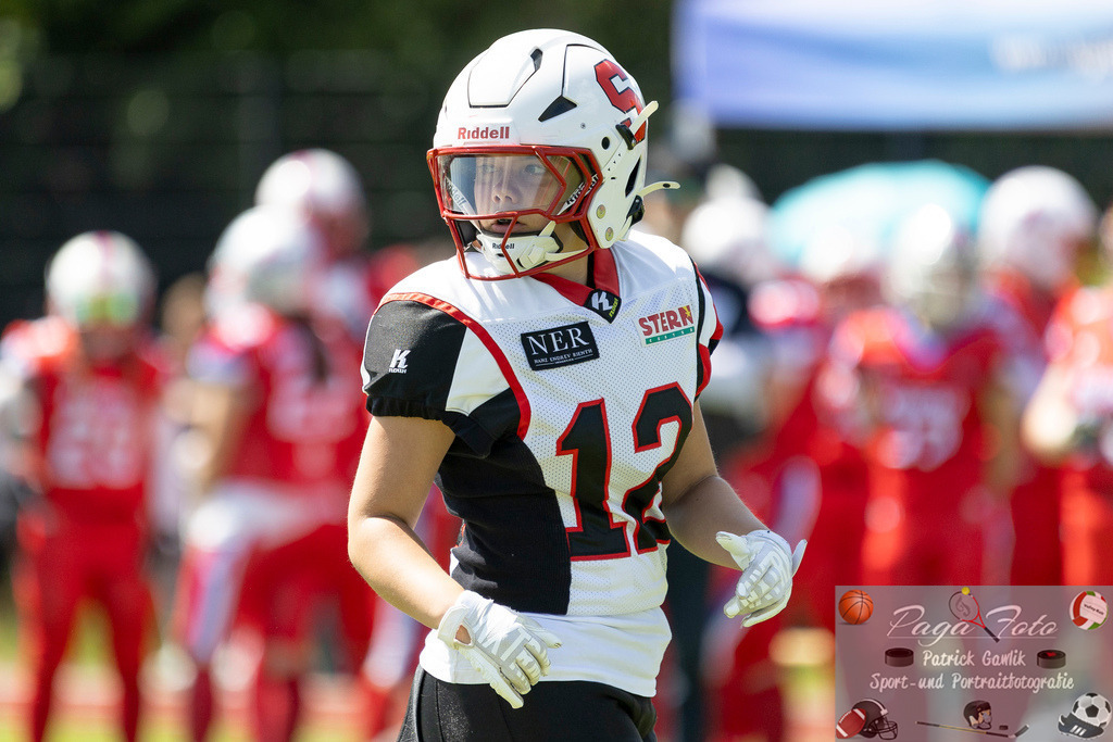 GFLW 1: German Football League Women 1: Rodgau Pioneers Ladies - Stuttgart Scorpions Sisters, 07.06.2026 | .s12., Spielerin der Stuttgart Scorpions SIsters mit der Nummer 12, Freisteller, Portrait / Porträt, Rodgau Pioneers Ladies - Stuttgart Scorpions Sisters, Rodgau, Maingau-Energie-Stadion "Am Weichsee", 7.6.2026 - Realisiert mit Pictrs.com
