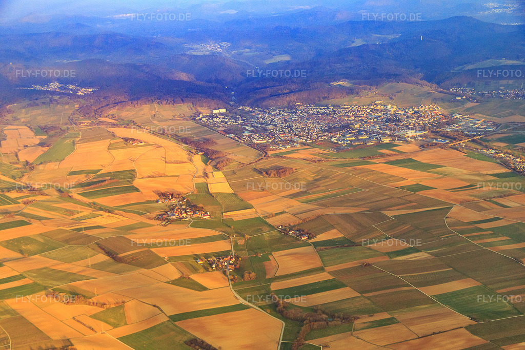 Luftbild: Deutschhof im Winter im Ortsteil Deutschhof in Kapellen-Drusweiler im Bundesland Rheinland-Pfalz in Deutschland. Foto: IMG_076687.jpg vom 28.03.2015 durch Werner Riehm/FLY-FOTO.de