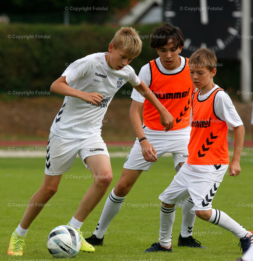 FUSBALLCAMPHERWIGDRECHSEL_02 | bilder, linz, photo, foto, fussball, sport, fotolui, bundesliga