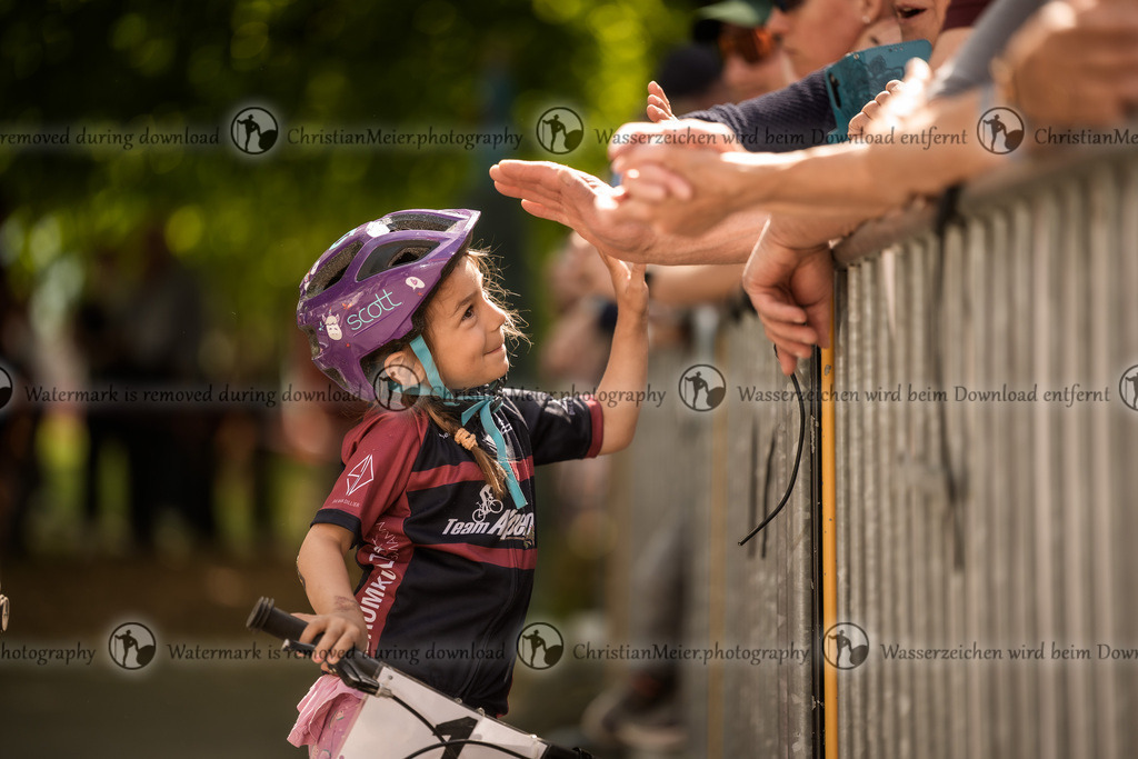 Eierlesen 2026 | Sie wurden bei einem Event oder Sportanlass fotografiert? Hier finden sie ihre Bilder! - Realisiert mit Pictrs.com