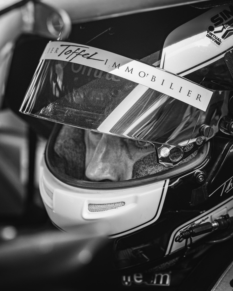 EURONASCAR OSCHERSLEBEN | Exklusive Motorsport-Fotografie aus Leipzig von TXO Media – für Rennfahrer, Teams & Sponsoren. Sausemuth liefert starke Bilder, die Emotion zeigen. Jetzt buchen & glänzen! - Realisiert mit Pictrs.com