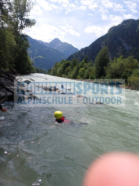 P7140035 | Bestelle die Bilder deines Berg- oder Wasser-Abenteuers mit Mountain Sports bequem von zu Hause aus direkt über unseren Online Fotoshop von pictrs.com. - Realisiert mit Pictrs.com